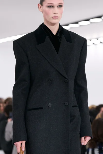 Look 12